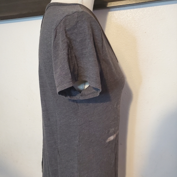 Hollister Gray T-shirt - Picture 6 of 8